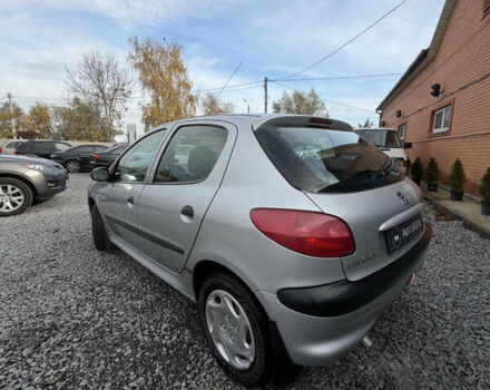 Серый Пежо 206, объемом двигателя 1.36 л и пробегом 260 тыс. км за 3500 $, фото 5 на Automoto.ua