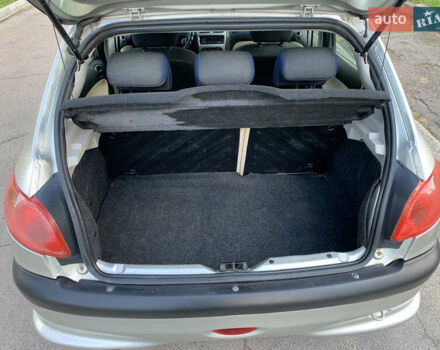 Серый Пежо 206, объемом двигателя 1.36 л и пробегом 115 тыс. км за 2500 $, фото 18 на Automoto.ua