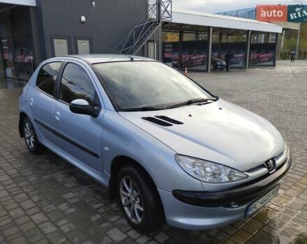 Серый Пежо 206, объемом двигателя 1.4 л и пробегом 178 тыс. км за 3200 $, фото 7 на Automoto.ua