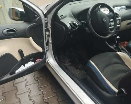 Серый Пежо 206, объемом двигателя 1.1 л и пробегом 180 тыс. км за 2700 $, фото 7 на Automoto.ua