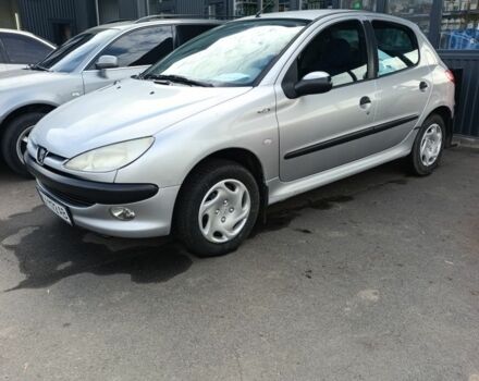 Серый Пежо 206, объемом двигателя 1.4 л и пробегом 255 тыс. км за 3500 $, фото 1 на Automoto.ua