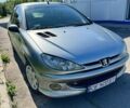 Серый Пежо 206, объемом двигателя 1.4 л и пробегом 300 тыс. км за 2399 $, фото 1 на Automoto.ua
