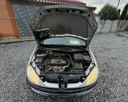 Серый Пежо 206, объемом двигателя 1.4 л и пробегом 260 тыс. км за 3500 $, фото 7 на Automoto.ua