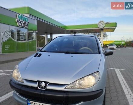 Серый Пежо 206, объемом двигателя 1.4 л и пробегом 178 тыс. км за 3200 $, фото 3 на Automoto.ua