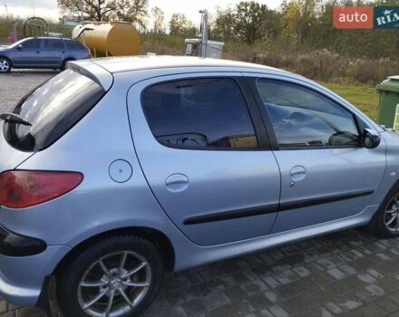 Серый Пежо 206, объемом двигателя 1.4 л и пробегом 178 тыс. км за 3200 $, фото 5 на Automoto.ua