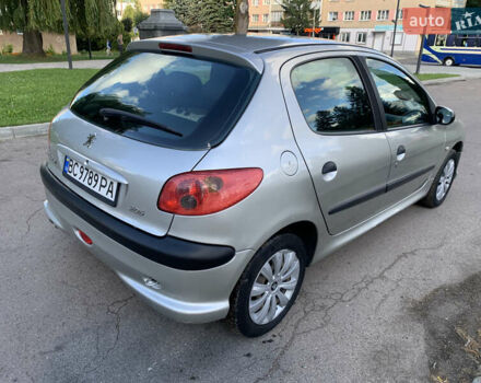 Сірий Пежо 206, об'ємом двигуна 1.36 л та пробігом 115 тис. км за 2500 $, фото 9 на Automoto.ua