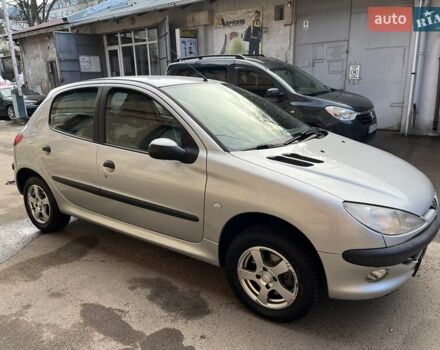Серый Пежо 206, объемом двигателя 1.6 л и пробегом 97 тыс. км за 4500 $, фото 4 на Automoto.ua
