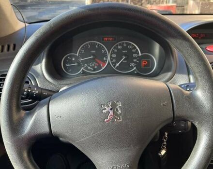 Серый Пежо 206, объемом двигателя 1.6 л и пробегом 97 тыс. км за 4500 $, фото 3 на Automoto.ua