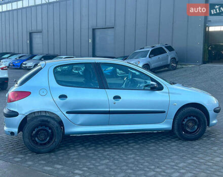 Сірий Пежо 206, об'ємом двигуна 1.2 л та пробігом 211 тис. км за 1300 $, фото 10 на Automoto.ua