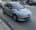 Серый Пежо 206, объемом двигателя 1.4 л и пробегом 178 тыс. км за 3500 $, фото 1 на Automoto.ua