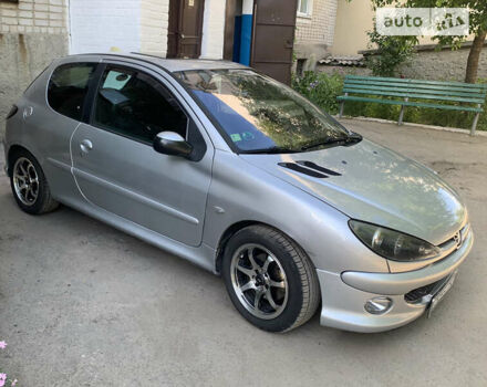 Сірий Пежо 206, об'ємом двигуна 1.4 л та пробігом 266 тис. км за 3400 $, фото 7 на Automoto.ua