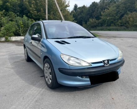 Серый Пежо 206, объемом двигателя 1.4 л и пробегом 260 тыс. км за 2000 $, фото 1 на Automoto.ua