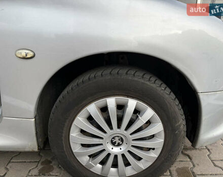 Сірий Пежо 206, об'ємом двигуна 1.4 л та пробігом 160 тис. км за 4000 $, фото 6 на Automoto.ua