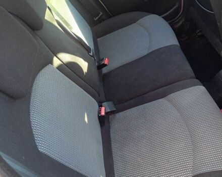 Серый Пежо 206, объемом двигателя 1.4 л и пробегом 170 тыс. км за 3800 $, фото 3 на Automoto.ua