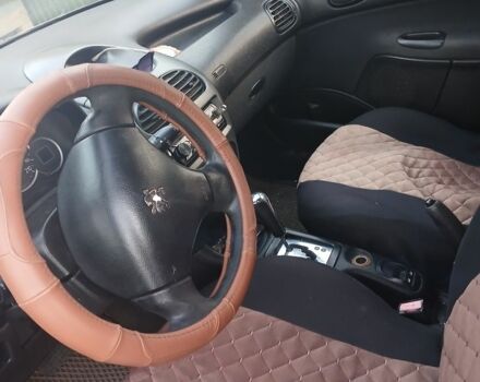 Серый Пежо 206, объемом двигателя 1.4 л и пробегом 186 тыс. км за 2500 $, фото 6 на Automoto.ua