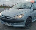 Серый Пежо 206, объемом двигателя 1.12 л и пробегом 211 тыс. км за 2200 $, фото 2 на Automoto.ua