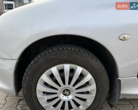 Сірий Пежо 206, об'ємом двигуна 1.4 л та пробігом 160 тис. км за 4000 $, фото 7 на Automoto.ua