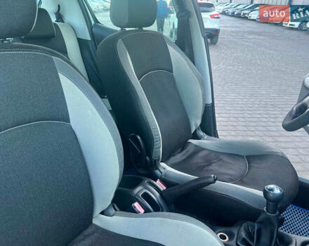 Сірий Пежо 206, об'ємом двигуна 1.2 л та пробігом 211 тис. км за 1300 $, фото 29 на Automoto.ua