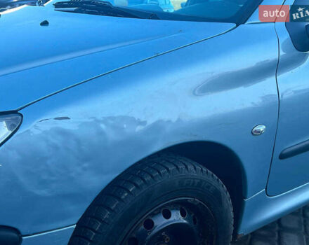 Сірий Пежо 206, об'ємом двигуна 1.2 л та пробігом 211 тис. км за 1300 $, фото 4 на Automoto.ua