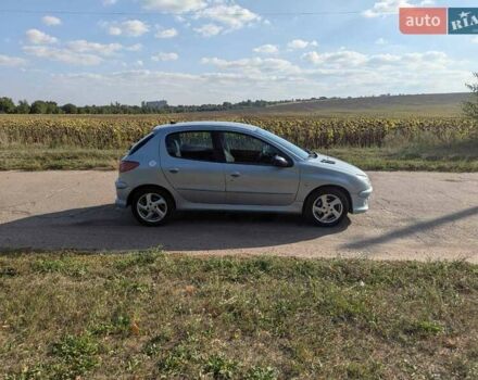 Сірий Пежо 206, об'ємом двигуна 1.59 л та пробігом 246 тис. км за 4100 $, фото 4 на Automoto.ua