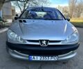 Серый Пежо 206, объемом двигателя 1.4 л и пробегом 165 тыс. км за 3750 $, фото 1 на Automoto.ua