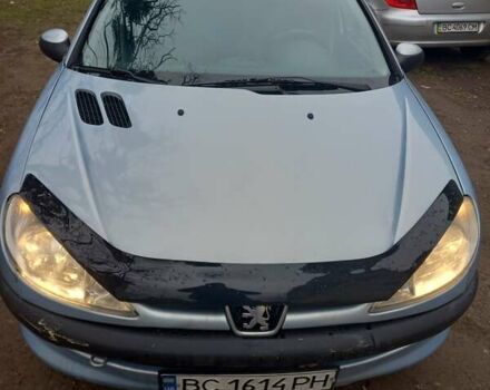Серый Пежо 206, объемом двигателя 1.4 л и пробегом 169 тыс. км за 3750 $, фото 3 на Automoto.ua