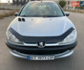 Серый Пежо 206, объемом двигателя 1.36 л и пробегом 173 тыс. км за 3350 $, фото 2 на Automoto.ua