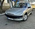 Серый Пежо 206, объемом двигателя 1.4 л и пробегом 165 тыс. км за 3750 $, фото 1 на Automoto.ua