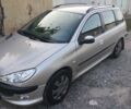 Серый Пежо 206, объемом двигателя 1.36 л и пробегом 142 тыс. км за 3850 $, фото 4 на Automoto.ua