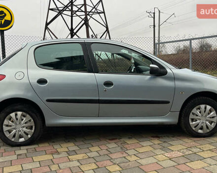 Сірий Пежо 206, об'ємом двигуна 1.36 л та пробігом 171 тис. км за 3999 $, фото 7 на Automoto.ua