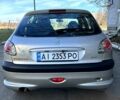 Серый Пежо 206, объемом двигателя 1.4 л и пробегом 165 тыс. км за 3750 $, фото 5 на Automoto.ua