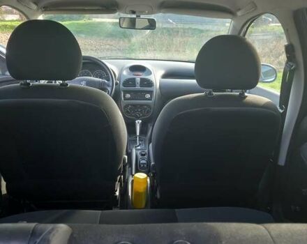 Сірий Пежо 206, об'ємом двигуна 1.4 л та пробігом 171 тис. км за 3000 $, фото 15 на Automoto.ua