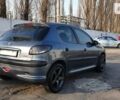 Сірий Пежо 206, об'ємом двигуна 1.4 л та пробігом 269 тис. км за 3700 $, фото 7 на Automoto.ua