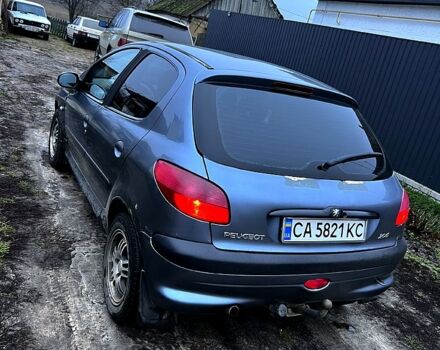 Сірий Пежо 206, об'ємом двигуна 1.4 л та пробігом 320 тис. км за 2500 $, фото 1 на Automoto.ua