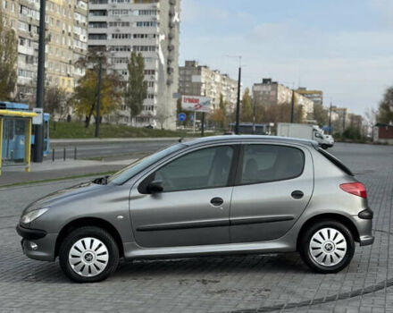 Серый Пежо 206, объемом двигателя 1.59 л и пробегом 90 тыс. км за 3399 $, фото 1 на Automoto.ua