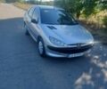 Серый Пежо 206, объемом двигателя 1.4 л и пробегом 200 тыс. км за 3000 $, фото 3 на Automoto.ua