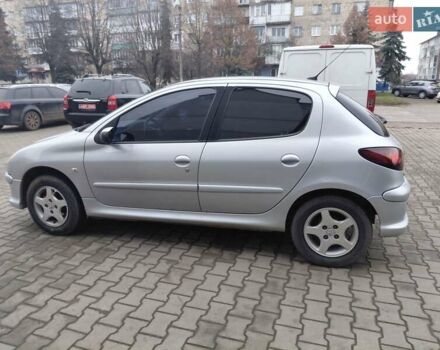 Серый Пежо 206, объемом двигателя 1.4 л и пробегом 165 тыс. км за 3500 $, фото 7 на Automoto.ua