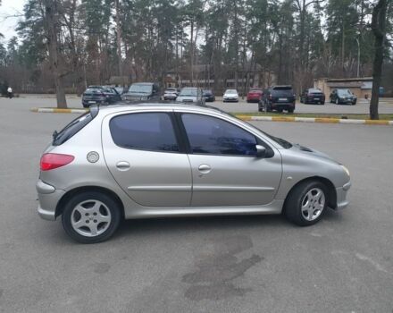 Серый Пежо 206, объемом двигателя 1.4 л и пробегом 260 тыс. км за 3000 $, фото 6 на Automoto.ua