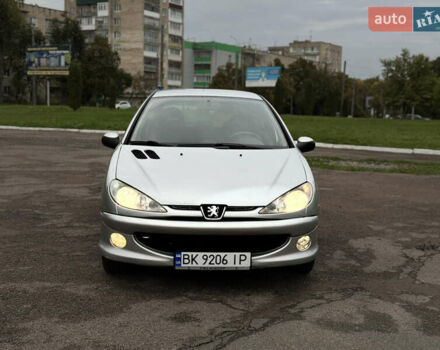 Пежо 206 2008 в Ровно на Automoto.ua Серый Пежо 206, объемом двигателя 1.4 л и пробегом 151 тыс. км за 3250 $, фото 4 на Automoto.ua
