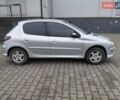Серый Пежо 206, объемом двигателя 1.4 л и пробегом 165 тыс. км за 3500 $, фото 3 на Automoto.ua