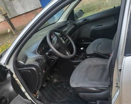 Сірий Пежо 206, об'ємом двигуна 1.4 л та пробігом 230 тис. км за 3500 $, фото 3 на Automoto.ua