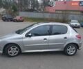 Сірий Пежо 206, об'ємом двигуна 1.36 л та пробігом 260 тис. км за 3000 $, фото 2 на Automoto.ua