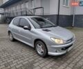 Серый Пежо 206, объемом двигателя 1.4 л и пробегом 165 тыс. км за 3500 $, фото 2 на Automoto.ua
