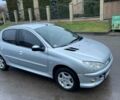 Серый Пежо 206, объемом двигателя 1.4 л и пробегом 168 тыс. км за 2099 $, фото 1 на Automoto.ua