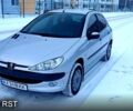 Серый Пежо 206, объемом двигателя 1.6 л и пробегом 99 тыс. км за 4500 $, фото 1 на Automoto.ua