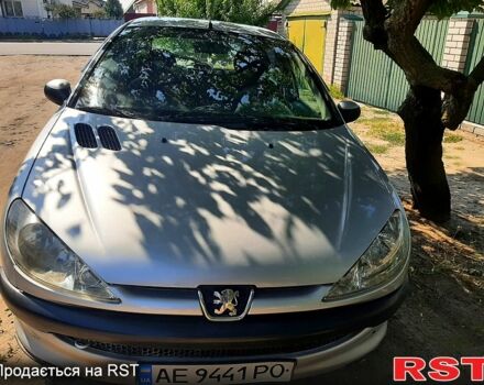 Серый Пежо 206, объемом двигателя 1.4 л и пробегом 0 тыс. км за 3300 $, фото 4 на Automoto.ua