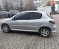 Серый Пежо 206, объемом двигателя 1.4 л и пробегом 165 тыс. км за 3500 $, фото 10 на Automoto.ua