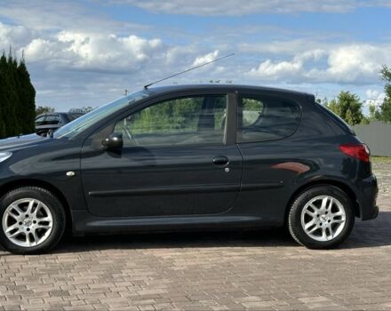 Сірий Пежо 206, об'ємом двигуна 1.4 л та пробігом 260 тис. км за 4000 $, фото 2 на Automoto.ua