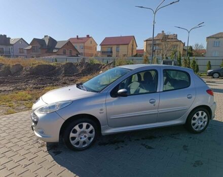 Серый Пежо 206, объемом двигателя 1.4 л и пробегом 228 тыс. км за 3600 $, фото 3 на Automoto.ua
