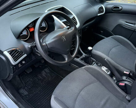 Пежо 206 2009 в Кременчуге на Automoto.ua Серый Пежо 206, объемом двигателя 1.12 л и пробегом 188 тыс. км за 3500 $, фото 15 на Automoto.ua